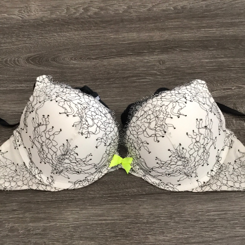Victoria’s Secret bombshell plunge push-up Bra